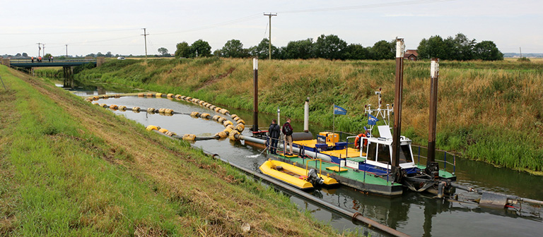 Video: Suction dredging work on the South Forty Foot Drain